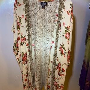 Sheer short-sleeve open-front top. 21” pit to hem